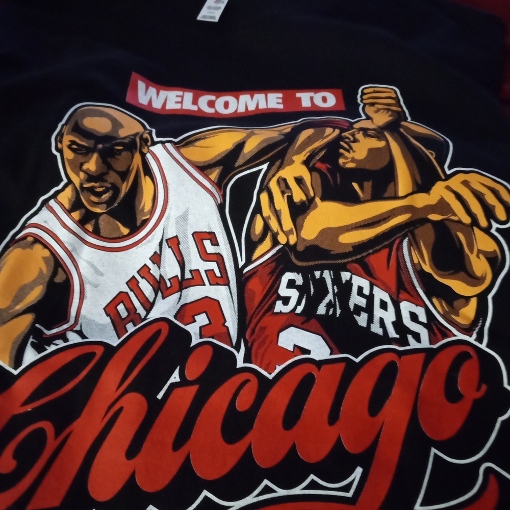 Michael Jordan Vs Charles Barkley Welcome To Chicago Men's SMALL T-Shirt (NBA)